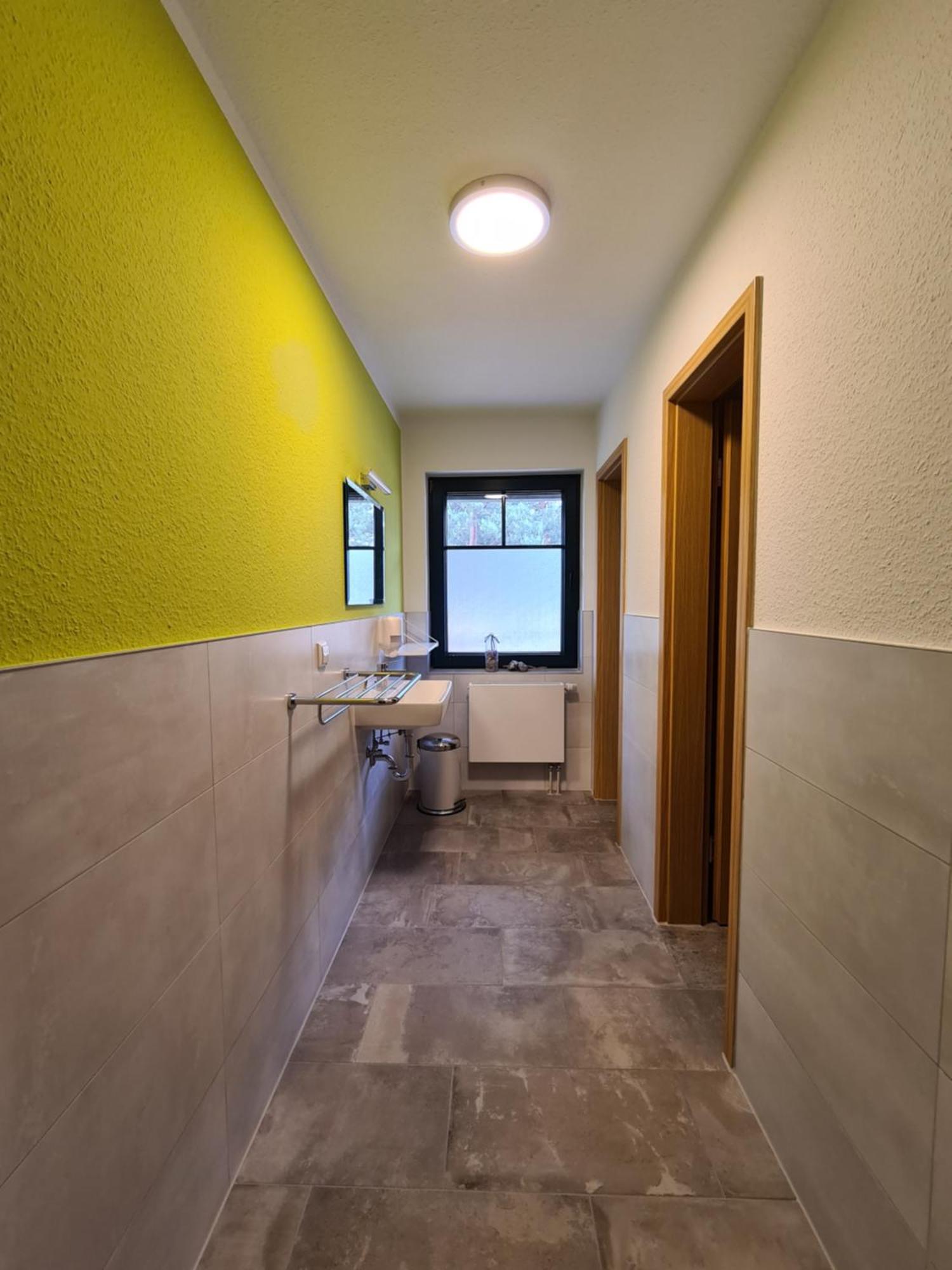Jugendtours-Feriendorf Ummanz Zimmer foto