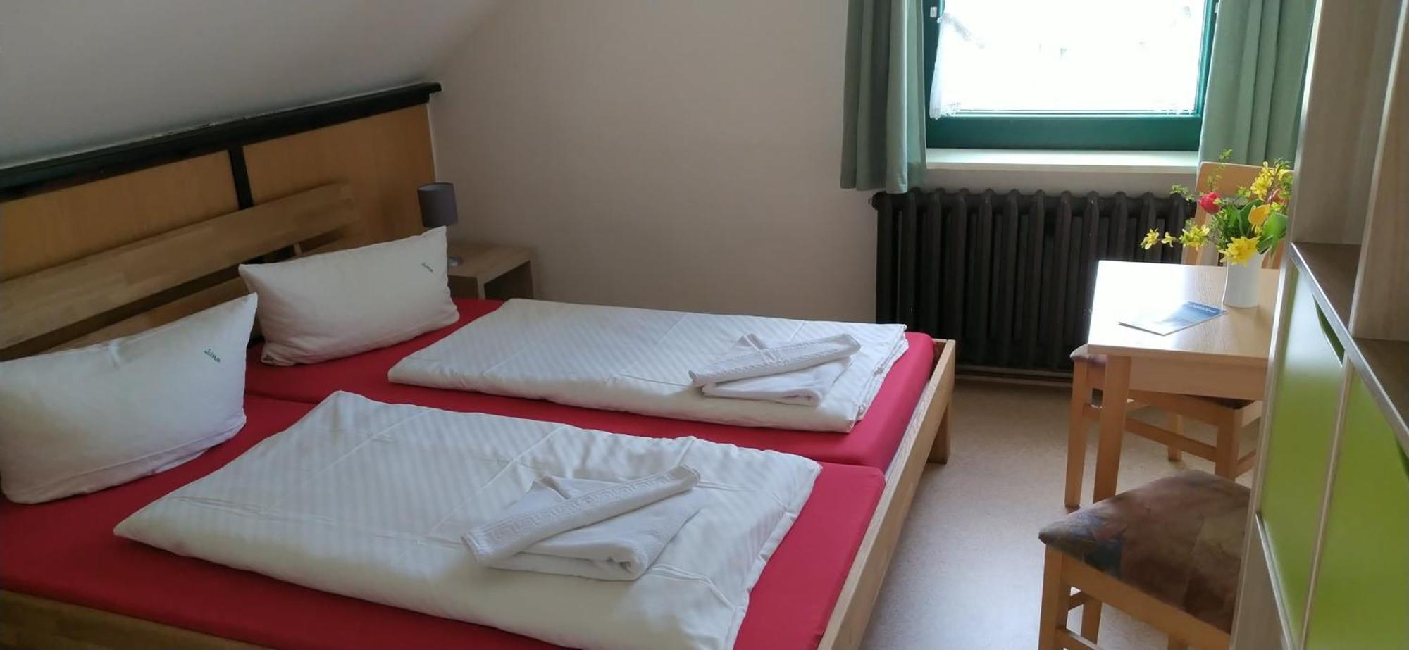 Jugendtours-Feriendorf Ummanz Zimmer foto