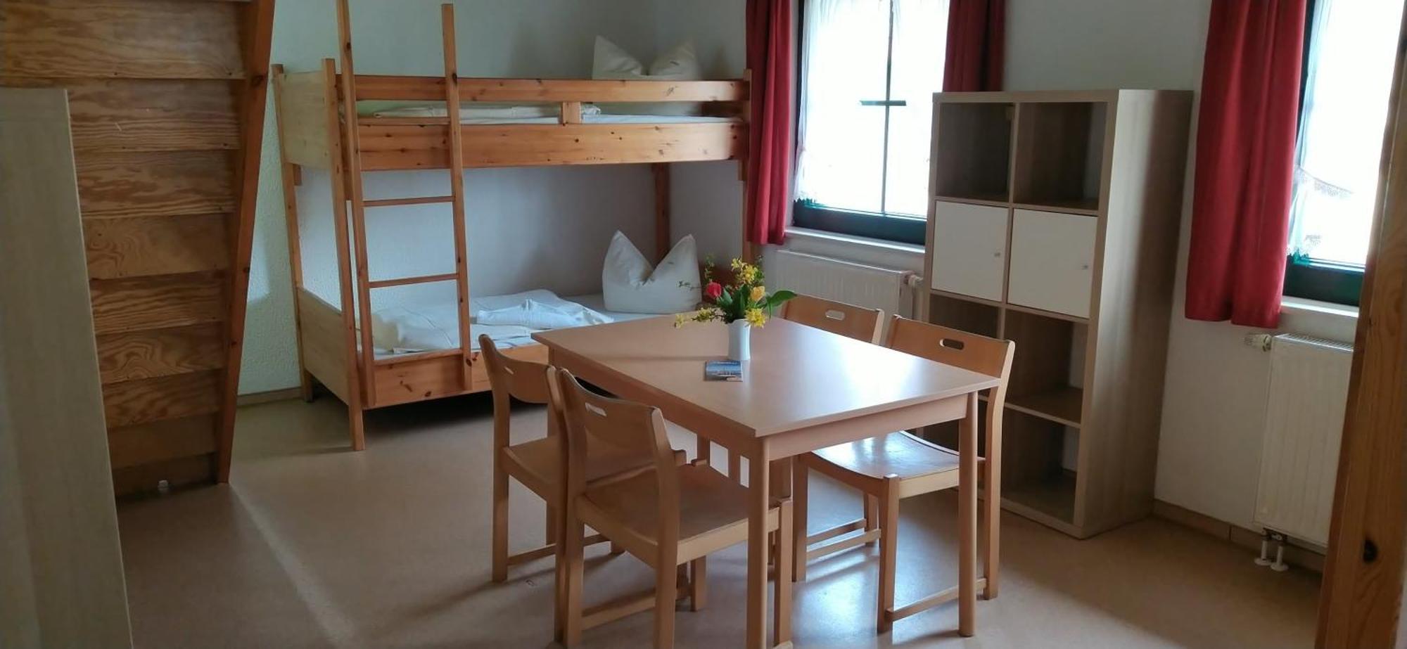 Jugendtours-Feriendorf Ummanz Zimmer foto