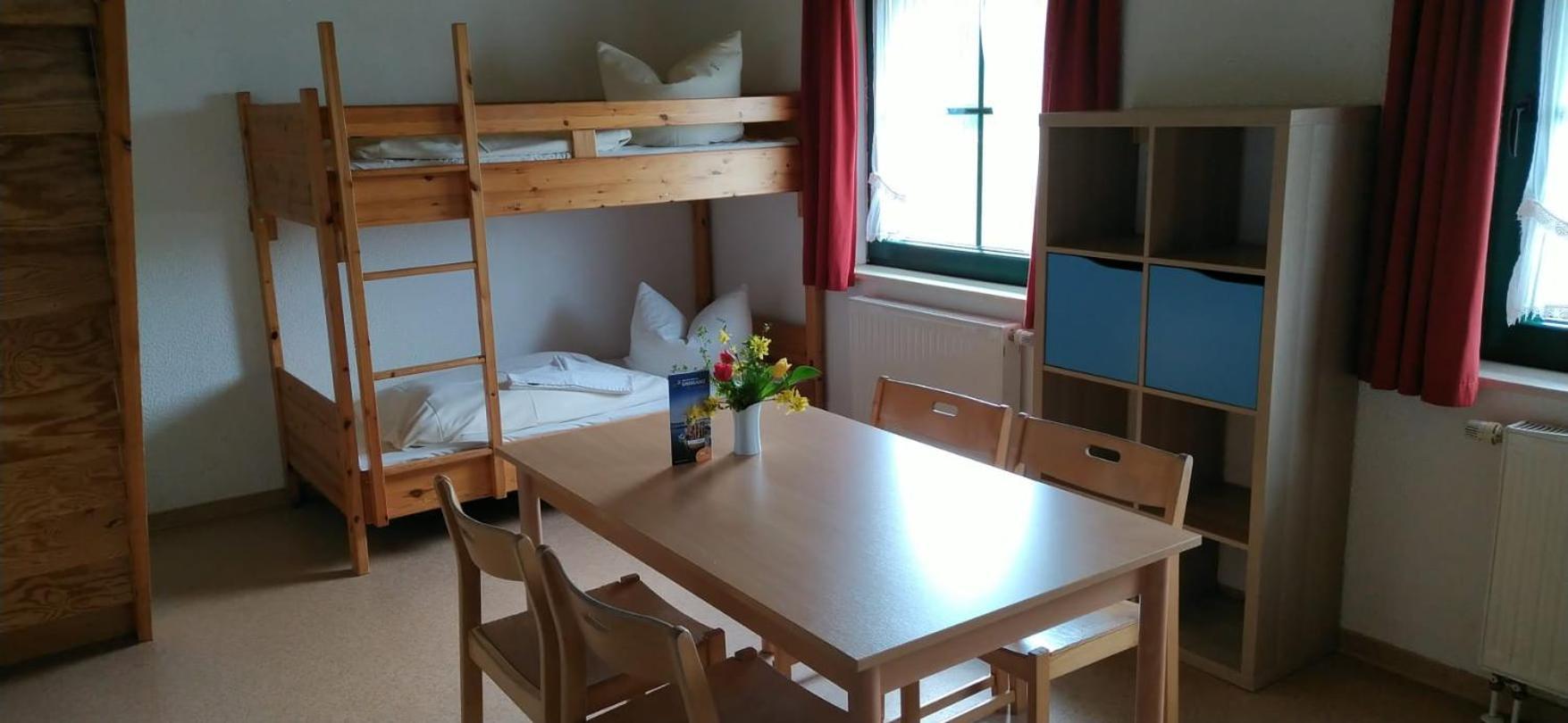 Jugendtours-Feriendorf Ummanz Zimmer foto